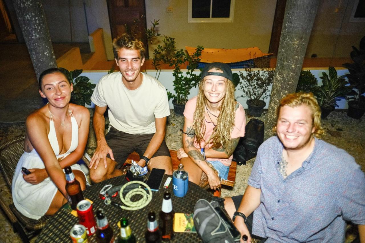 Escape Divers - Jungle Hostel And Dive Centre เกาะเต่า ภายนอก รูปภาพ